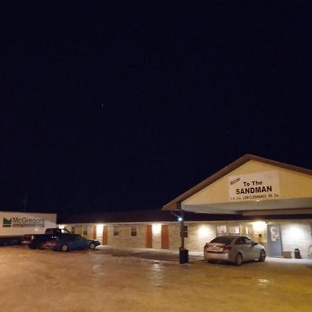 Oyo Sandman Inn Eagle Grove Exterior photo