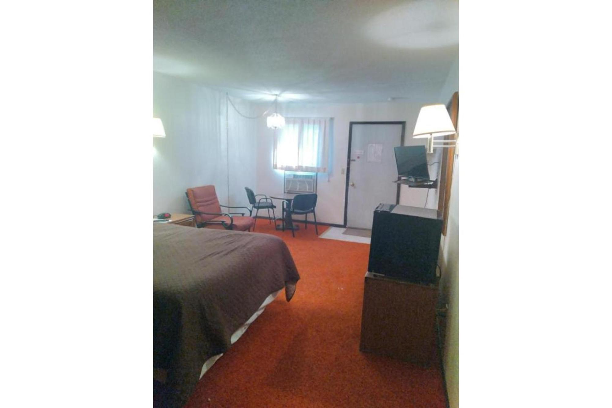 Oyo Sandman Inn Eagle Grove Exterior photo