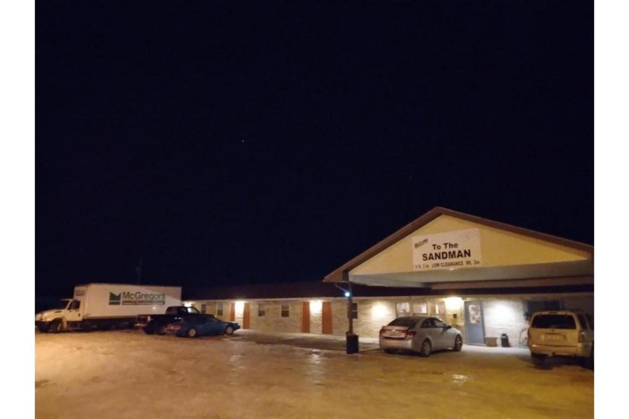 Oyo Sandman Inn Eagle Grove Exterior photo